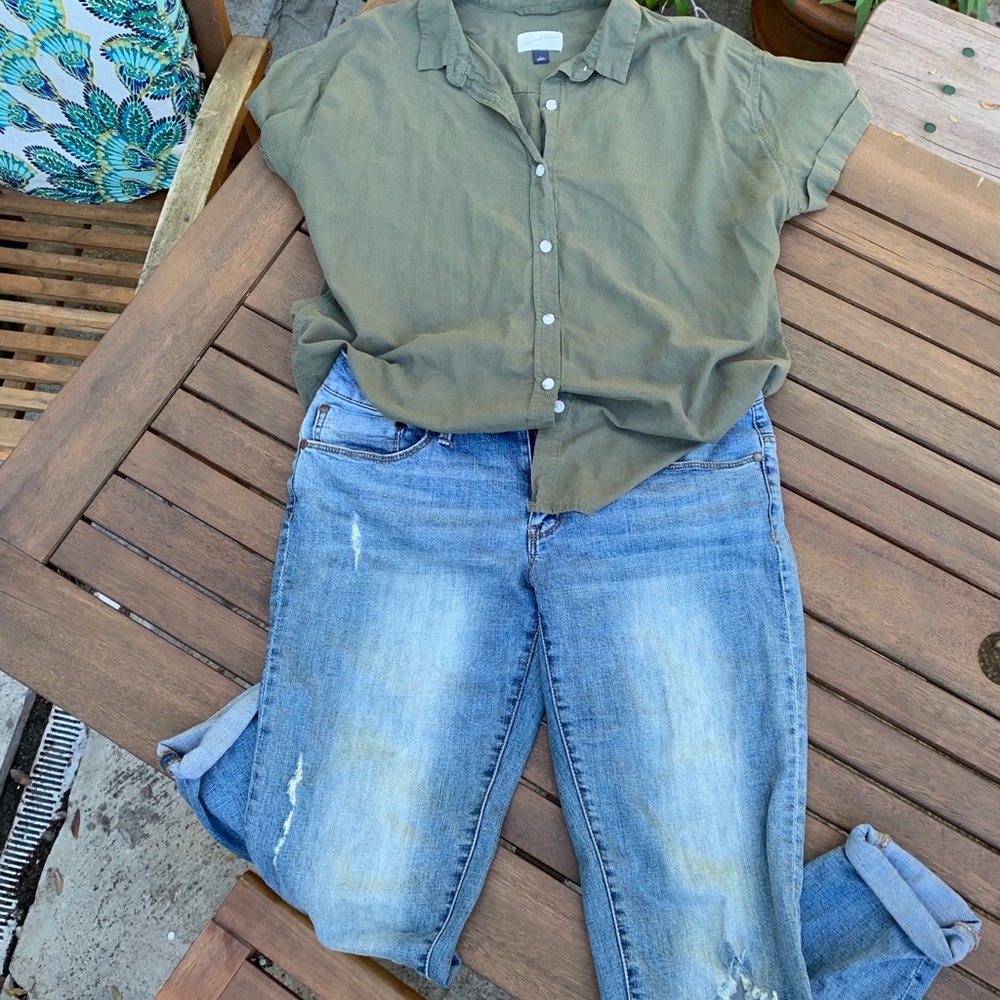 Oversized Universal Thread Courier Shirt